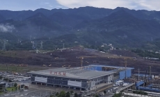 万州北站扩建工程，南广场已挖平…
