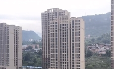 万州黄金海岸10多年了，现在房子终于修好了...