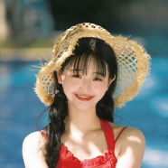 夏日泳池美少女。