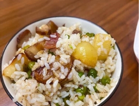 豌豆洋芋饭，来一碗，巴适的板！