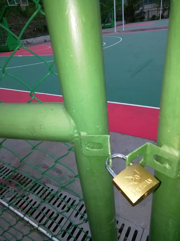 五桥哪有篮球场啊-1.jpg
