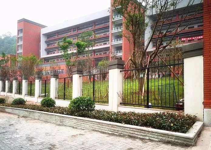 万二中江南校区正式命名