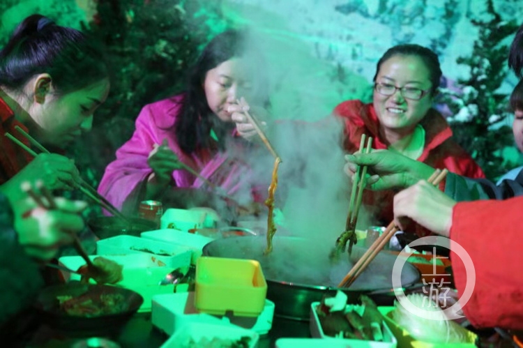 重庆穿棉袄烫火锅