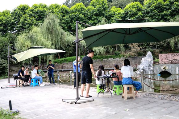 上班归上班，娱乐归娱乐，公司团建贼安逸-4.jpg
