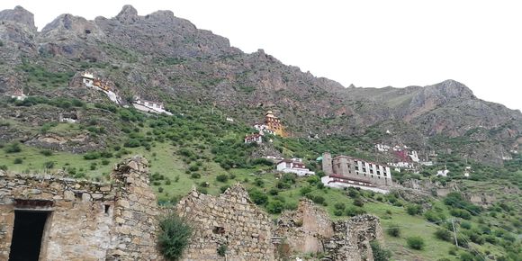 来西藏拉萨达孜区叶巴寺。海拔4300米。-1.jpg