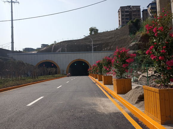 牌楼连接三桥隧道-1.jpg