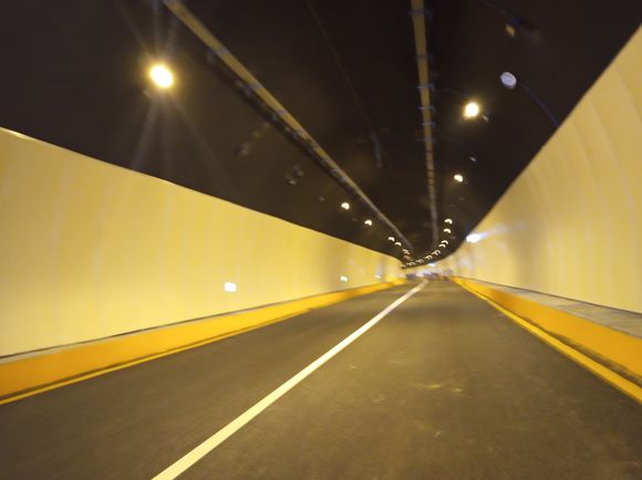 牌楼连接三桥隧道-1.jpg