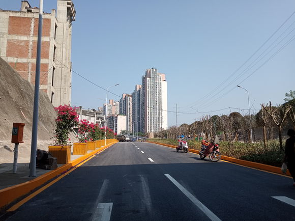 牌楼连接三桥隧道-1.jpg