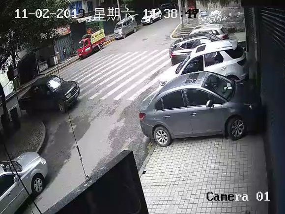 门面前面人行道停车该谁来管？-1.jpg