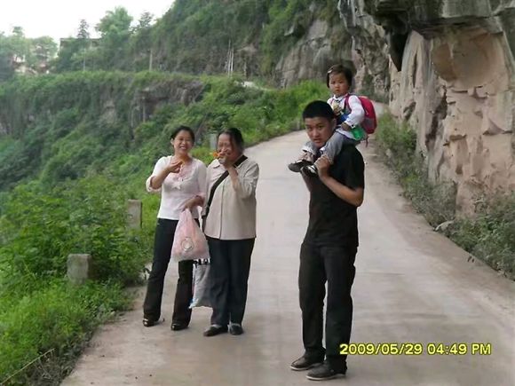 新世纪旁边那个联通营业厅卖翻新机-1.jpg