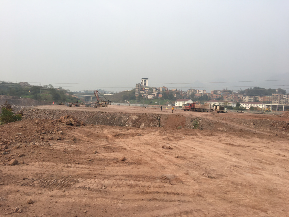 浦万快速路和郑万铺轨基地-3.jpg