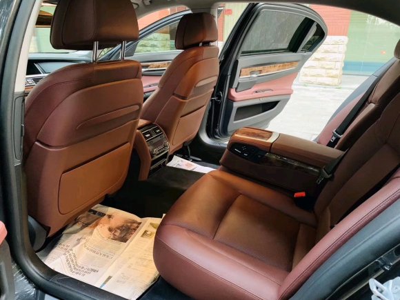 15年宝马750LI、碳黑色酒红内、全车原漆原装 、方形大灯-4.jpg