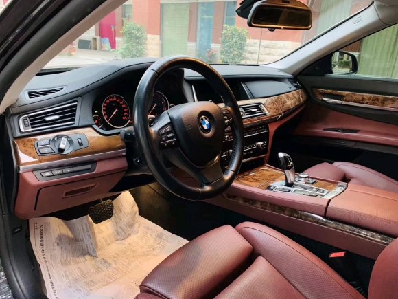 15年宝马750LI、碳黑色酒红内、全车原漆原装 、方形大灯-5.jpg