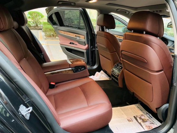 15年宝马750LI、碳黑色酒红内、全车原漆原装 、方形大灯-7.jpg