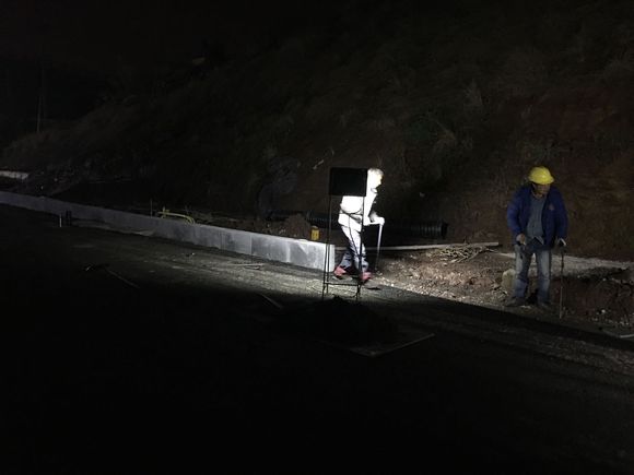 浦万快速路正在加快加点铺沥青12.27-3.jpg