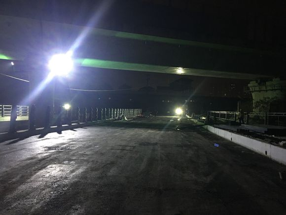 浦万快速路正在加快加点铺沥青12.27-1.jpg