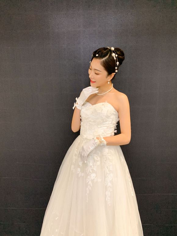 毛戈平专业彩妆，1-2月档期多多，承接新娘造型vx电话同号桌-4.jpg