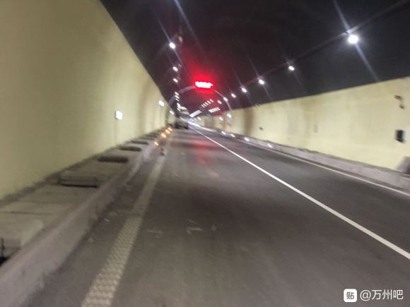 陡步穿越万开铁峰山隧道9千多米行走近15千米2020.1.1-3.jpg