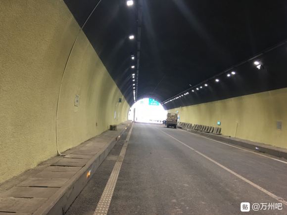 陡步穿越万开铁峰山隧道9千多米行走近15千米2020.1.1-3.jpg
