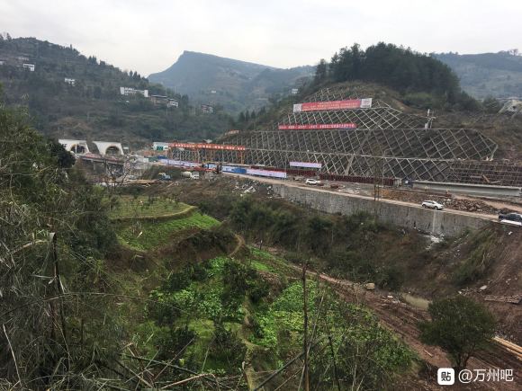 陡步穿越万开铁峰山隧道9千多米行走近15千米2020.1.1-2.jpg
