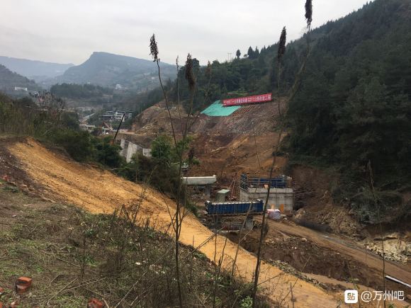 陡步穿越万开铁峰山隧道9千多米行走近15千米2020.1.1-4.jpg