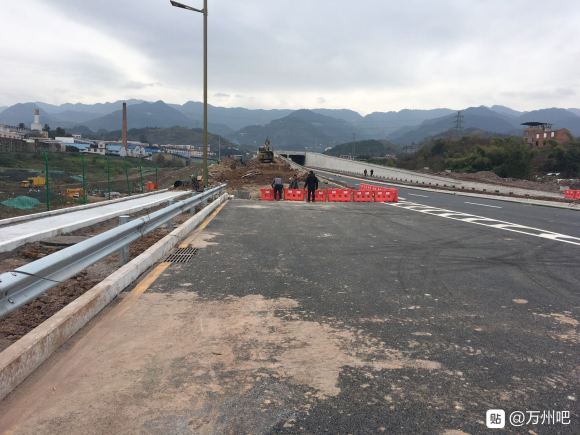 陡步穿越万开铁峰山隧道9千多米行走近15千米2020.1.1-3.jpg