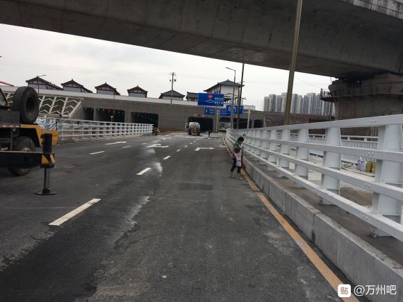 陡步穿越万开铁峰山隧道9千多米行走近15千米2020.1.1-5.jpg