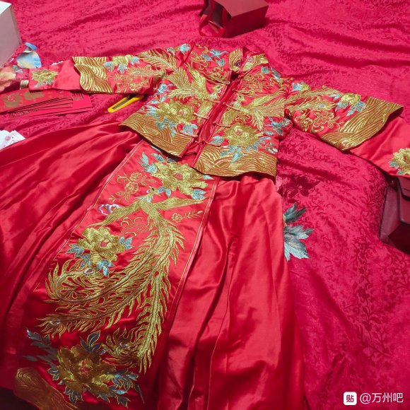 秀禾服转手，带头饰，只穿过一次，两个小时左右，婚期刚过，论坛-3.jpg
