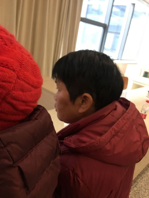 重庆三峡医院江南分院，每次都是这几个黄牛，一大早来站队，希望-2.jpg