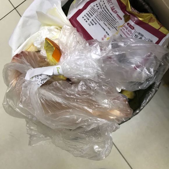 下午在外卖平台万达超市买的肉，我拿来拍照取证了就扔垃圾桶了，-5.jpg
