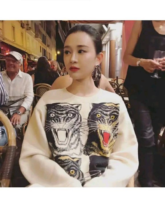 服装店不做了，现有一批衣服赔钱甩卖，全部19.9一件，都是高-9.jpg