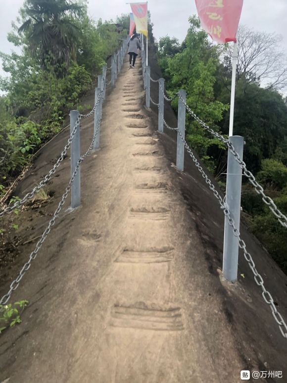 万州高粱七星谷景点   真的坑   不好玩 和大山有什么区别-8.jpg
