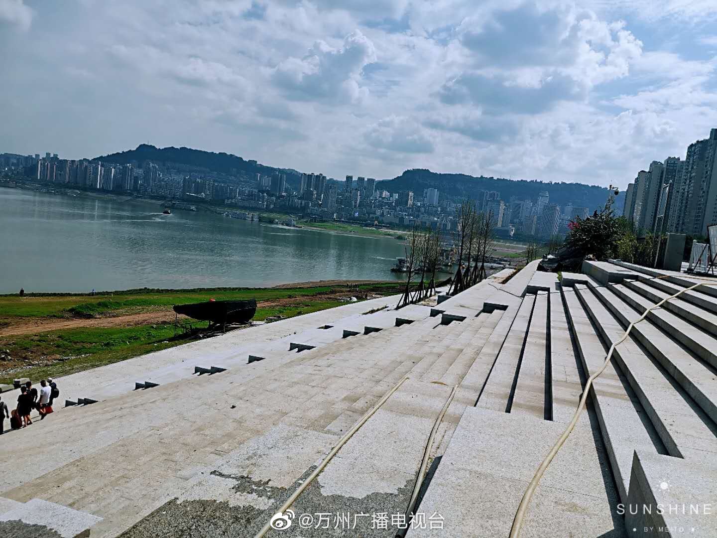 万州区大桥溪音乐广场亲水观景台